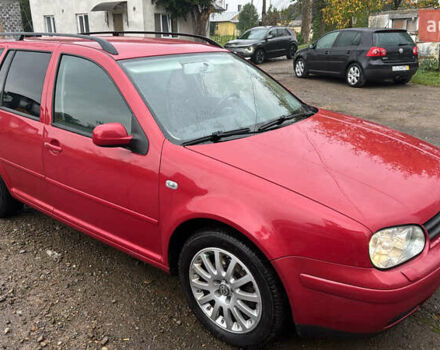Красный Фольксваген Гольф, объемом двигателя 1.6 л и пробегом 212 тыс. км за 5200 $, фото 2 на Automoto.ua