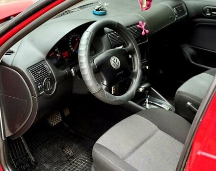 Красный Фольксваген Гольф, объемом двигателя 1.6 л и пробегом 187 тыс. км за 5300 $, фото 5 на Automoto.ua