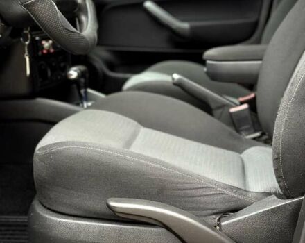 Красный Фольксваген Гольф, объемом двигателя 1.6 л и пробегом 187 тыс. км за 5300 $, фото 18 на Automoto.ua