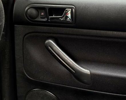 Красный Фольксваген Гольф, объемом двигателя 1.6 л и пробегом 187 тыс. км за 5300 $, фото 4 на Automoto.ua