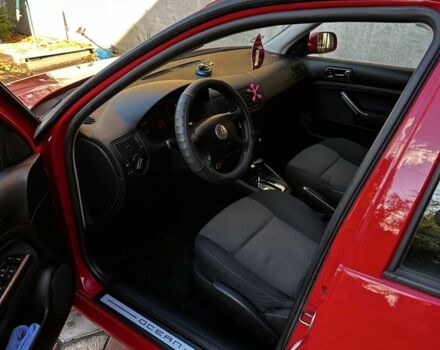 Красный Фольксваген Гольф, объемом двигателя 1.6 л и пробегом 187 тыс. км за 5300 $, фото 2 на Automoto.ua