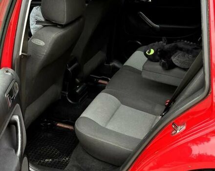 Красный Фольксваген Гольф, объемом двигателя 1.6 л и пробегом 187 тыс. км за 5300 $, фото 1 на Automoto.ua