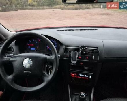 Красный Фольксваген Гольф, объемом двигателя 1.9 л и пробегом 440 тыс. км за 3999 $, фото 11 на Automoto.ua