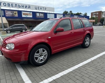 Красный Фольксваген Гольф, объемом двигателя 2 л и пробегом 198 тыс. км за 4950 $, фото 1 на Automoto.ua