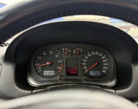 Красный Фольксваген Гольф, объемом двигателя 2 л и пробегом 198 тыс. км за 4950 $, фото 6 на Automoto.ua