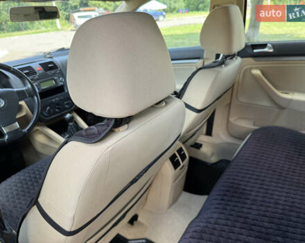 Червоний Фольксваген Гольф, об'ємом двигуна 1.6 л та пробігом 297 тис. км за 5999 $, фото 65 на Automoto.ua