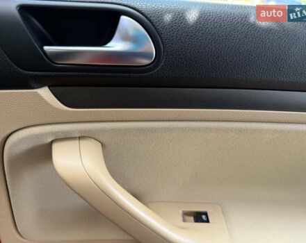 Червоний Фольксваген Гольф, об'ємом двигуна 1.6 л та пробігом 297 тис. км за 5999 $, фото 52 на Automoto.ua