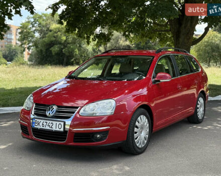 Червоний Фольксваген Гольф, об'ємом двигуна 1.6 л та пробігом 297 тис. км за 5999 $, фото 1 на Automoto.ua