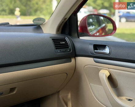 Червоний Фольксваген Гольф, об'ємом двигуна 1.6 л та пробігом 297 тис. км за 5999 $, фото 83 на Automoto.ua