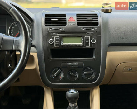 Червоний Фольксваген Гольф, об'ємом двигуна 1.6 л та пробігом 297 тис. км за 5999 $, фото 81 на Automoto.ua