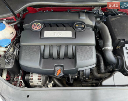 Червоний Фольксваген Гольф, об'ємом двигуна 1.6 л та пробігом 297 тис. км за 5999 $, фото 87 на Automoto.ua