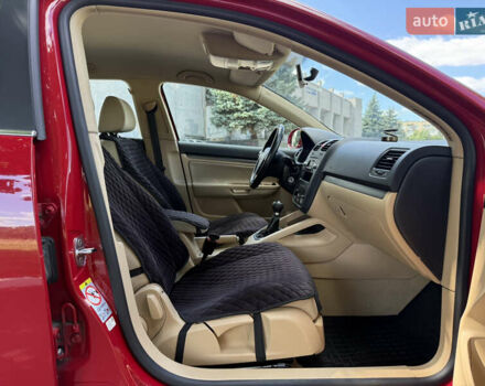 Червоний Фольксваген Гольф, об'ємом двигуна 1.6 л та пробігом 297 тис. км за 5999 $, фото 43 на Automoto.ua