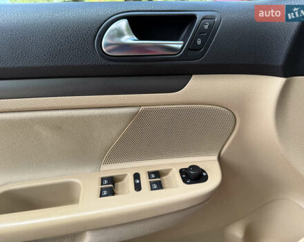 Червоний Фольксваген Гольф, об'ємом двигуна 1.6 л та пробігом 297 тис. км за 5999 $, фото 69 на Automoto.ua