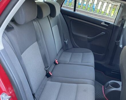 Красный Фольксваген Гольф, объемом двигателя 1.4 л и пробегом 225 тыс. км за 5100 $, фото 5 на Automoto.ua