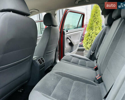 Червоний Фольксваген Гольф, об'ємом двигуна 1.39 л та пробігом 227 тис. км за 7800 $, фото 15 на Automoto.ua