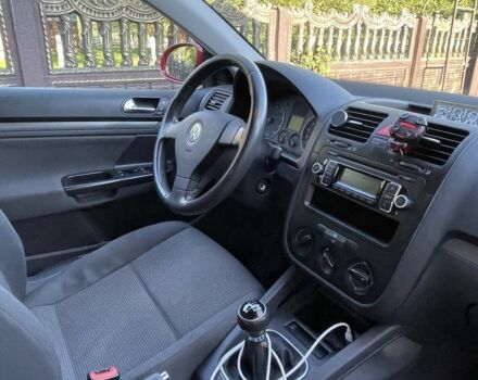 Красный Фольксваген Гольф, объемом двигателя 1.4 л и пробегом 225 тыс. км за 5100 $, фото 17 на Automoto.ua