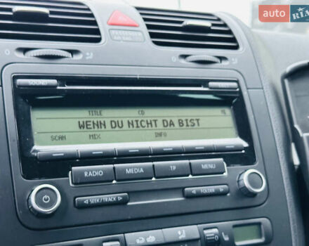 Червоний Фольксваген Гольф, об'ємом двигуна 1.39 л та пробігом 227 тис. км за 7800 $, фото 30 на Automoto.ua