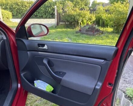 Красный Фольксваген Гольф, объемом двигателя 1.4 л и пробегом 225 тыс. км за 5100 $, фото 15 на Automoto.ua