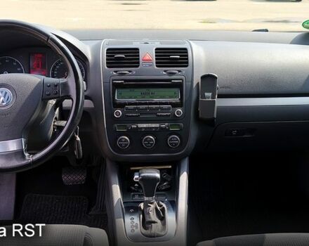 Красный Фольксваген Гольф, объемом двигателя 1.4 л и пробегом 224 тыс. км за 7000 $, фото 7 на Automoto.ua