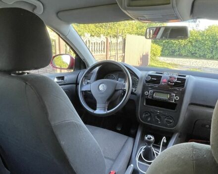 Красный Фольксваген Гольф, объемом двигателя 1.4 л и пробегом 225 тыс. км за 5100 $, фото 16 на Automoto.ua