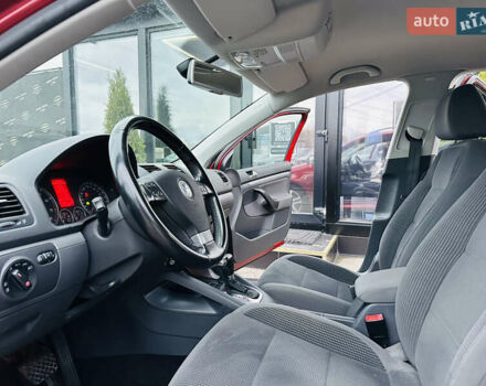 Червоний Фольксваген Гольф, об'ємом двигуна 1.39 л та пробігом 227 тис. км за 7800 $, фото 12 на Automoto.ua