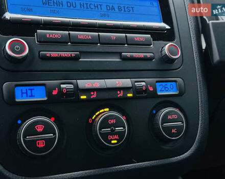 Червоний Фольксваген Гольф, об'ємом двигуна 1.39 л та пробігом 227 тис. км за 7800 $, фото 31 на Automoto.ua