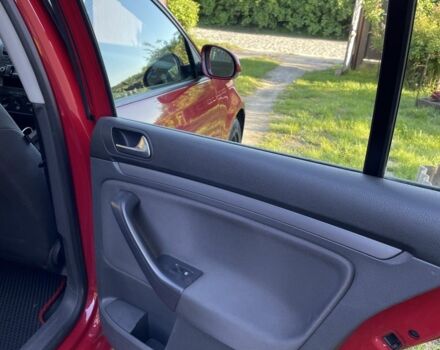 Красный Фольксваген Гольф, объемом двигателя 1.4 л и пробегом 225 тыс. км за 5100 $, фото 9 на Automoto.ua