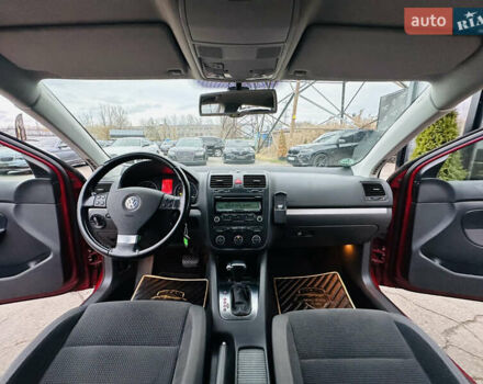 Червоний Фольксваген Гольф, об'ємом двигуна 1.39 л та пробігом 227 тис. км за 7800 $, фото 18 на Automoto.ua