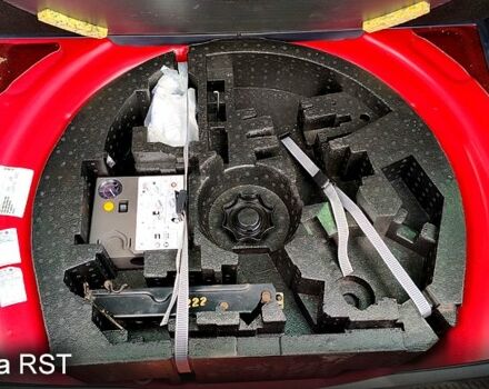 Красный Фольксваген Гольф, объемом двигателя 1.4 л и пробегом 224 тыс. км за 7000 $, фото 5 на Automoto.ua