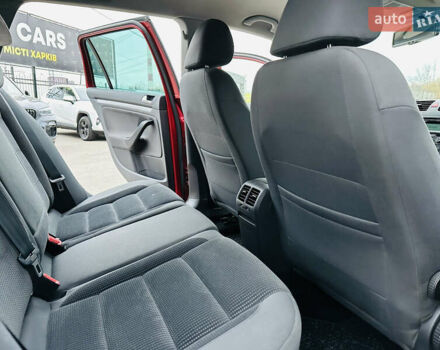 Червоний Фольксваген Гольф, об'ємом двигуна 1.39 л та пробігом 227 тис. км за 7800 $, фото 17 на Automoto.ua