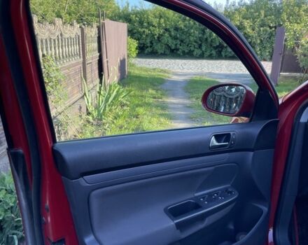 Красный Фольксваген Гольф, объемом двигателя 1.4 л и пробегом 225 тыс. км за 5100 $, фото 7 на Automoto.ua