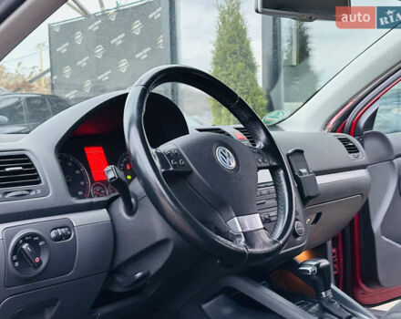 Червоний Фольксваген Гольф, об'ємом двигуна 1.39 л та пробігом 227 тис. км за 7800 $, фото 13 на Automoto.ua