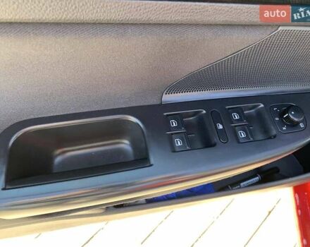 Красный Фольксваген Гольф, объемом двигателя 1.6 л и пробегом 186 тыс. км за 8600 $, фото 1 на Automoto.ua