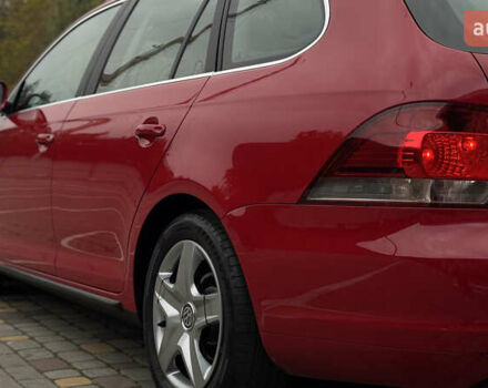 Червоний Фольксваген Гольф, об'ємом двигуна 1.6 л та пробігом 224 тис. км за 7499 $, фото 5 на Automoto.ua