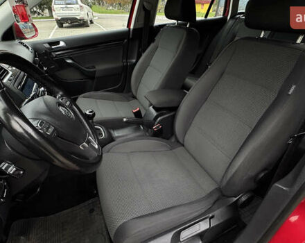 Червоний Фольксваген Гольф, об'ємом двигуна 1.6 л та пробігом 224 тис. км за 7499 $, фото 17 на Automoto.ua