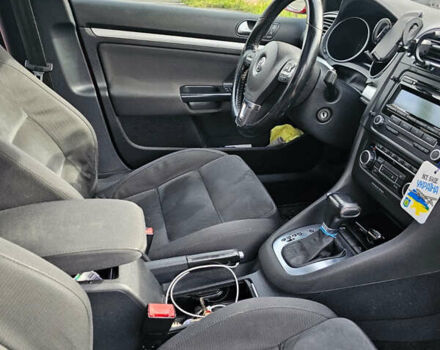 Червоний Фольксваген Гольф, об'ємом двигуна 1.6 л та пробігом 268 тис. км за 7900 $, фото 3 на Automoto.ua