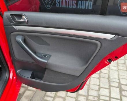 Червоний Фольксваген Гольф, об'ємом двигуна 1.2 л та пробігом 113 тис. км за 7200 $, фото 33 на Automoto.ua