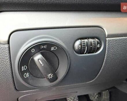 Червоний Фольксваген Гольф, об'ємом двигуна 1.2 л та пробігом 113 тис. км за 7200 $, фото 26 на Automoto.ua