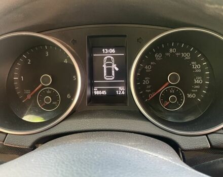 Красный Фольксваген Гольф, объемом двигателя 2 л и пробегом 99 тыс. км за 11800 $, фото 1 на Automoto.ua