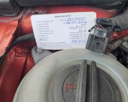 Красный Фольксваген Гольф, объемом двигателя 1.2 л и пробегом 261 тыс. км за 9700 $, фото 7 на Automoto.ua