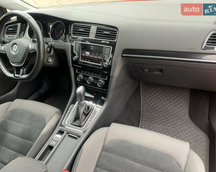 Червоний Фольксваген Гольф, об'ємом двигуна 1.4 л та пробігом 224 тис. км за 9500 $, фото 22 на Automoto.ua