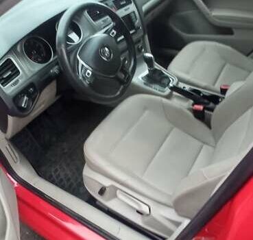 Красный Фольксваген Гольф, объемом двигателя 1.8 л и пробегом 175 тыс. км за 10000 $, фото 1 на Automoto.ua