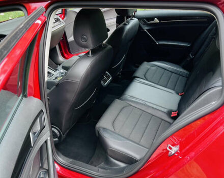 Красный Фольксваген Гольф, объемом двигателя 1.6 л и пробегом 293 тыс. км за 12100 $, фото 24 на Automoto.ua