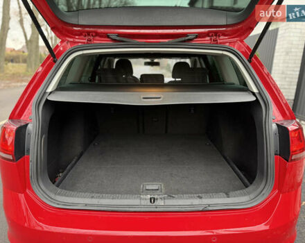 Красный Фольксваген Гольф, объемом двигателя 1.6 л и пробегом 233 тыс. км за 11500 $, фото 25 на Automoto.ua