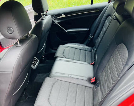 Красный Фольксваген Гольф, объемом двигателя 1.6 л и пробегом 293 тыс. км за 12100 $, фото 21 на Automoto.ua