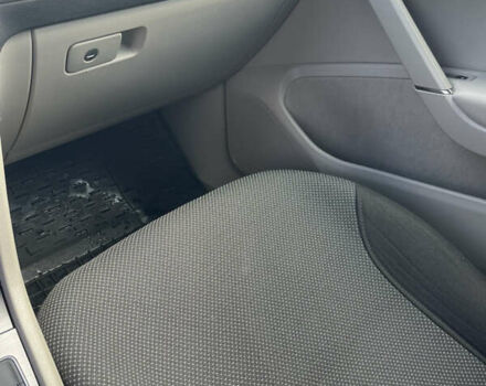 Красный Фольксваген Гольф, объемом двигателя 2 л и пробегом 67 тыс. км за 18000 $, фото 31 на Automoto.ua