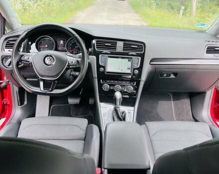 Красный Фольксваген Гольф, объемом двигателя 1.6 л и пробегом 293 тыс. км за 12100 $, фото 16 на Automoto.ua