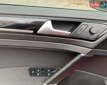 Червоний Фольксваген Гольф, об'ємом двигуна 1.4 л та пробігом 224 тис. км за 9500 $, фото 25 на Automoto.ua