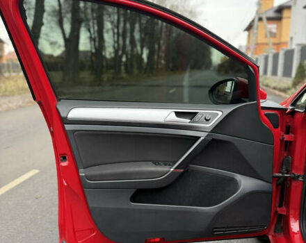 Красный Фольксваген Гольф, объемом двигателя 1.6 л и пробегом 233 тыс. км за 11500 $, фото 31 на Automoto.ua