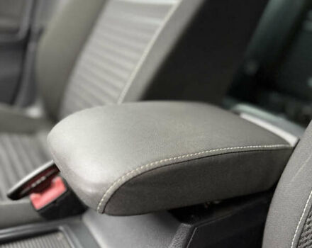 Красный Фольксваген Гольф, объемом двигателя 1.6 л и пробегом 233 тыс. км за 11500 $, фото 35 на Automoto.ua